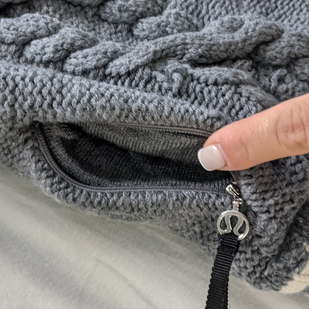 Lululemon Sherpa Scarf (RARE) - Picture 5 of 8